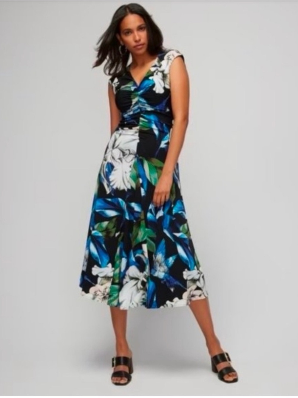 NWT White House Black Market Navy Floral V-Neck Midi Dress